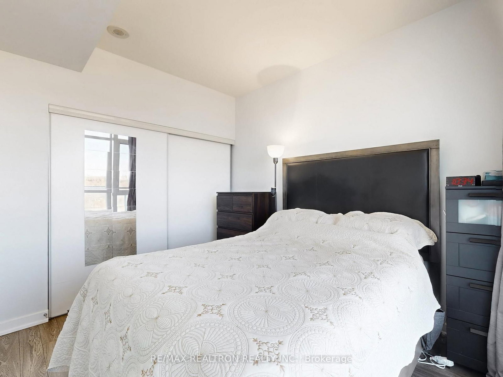 15 Singer Court, Unit Ph06 - Photo 21