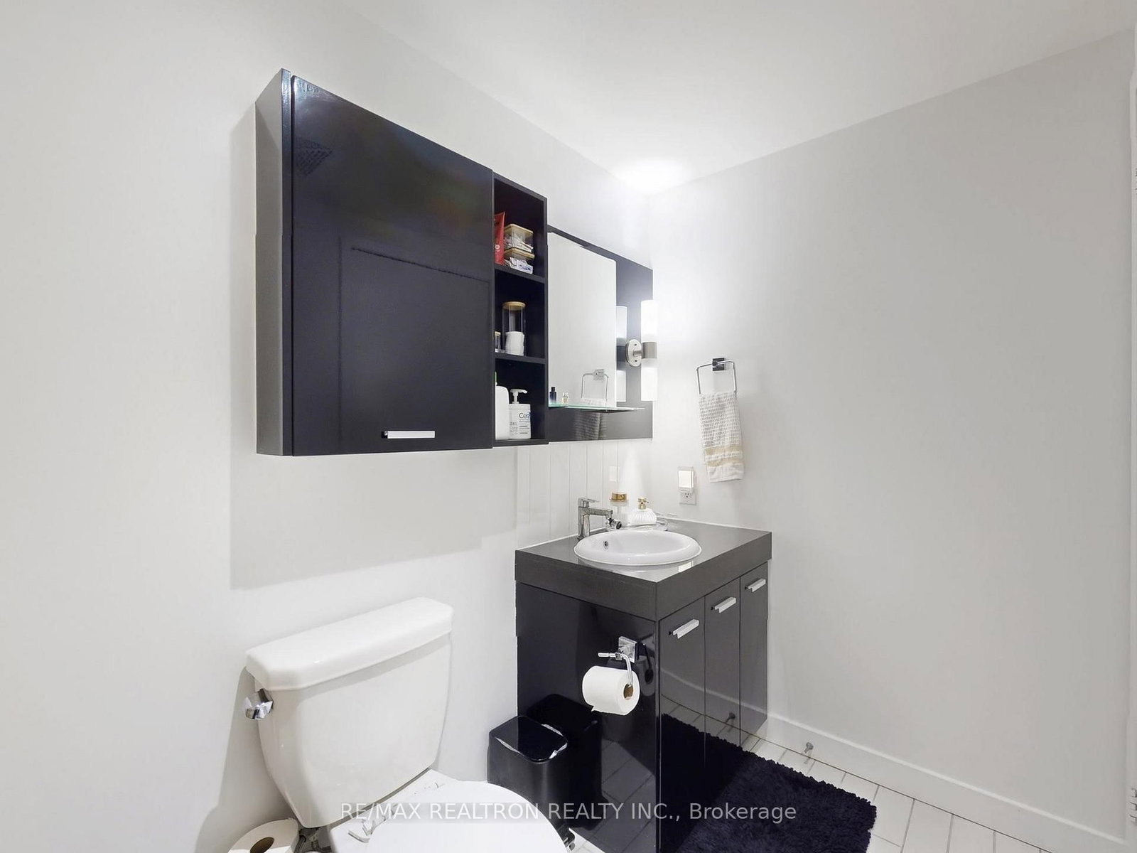 15 Singer Court, Unit Ph06 - Photo 23