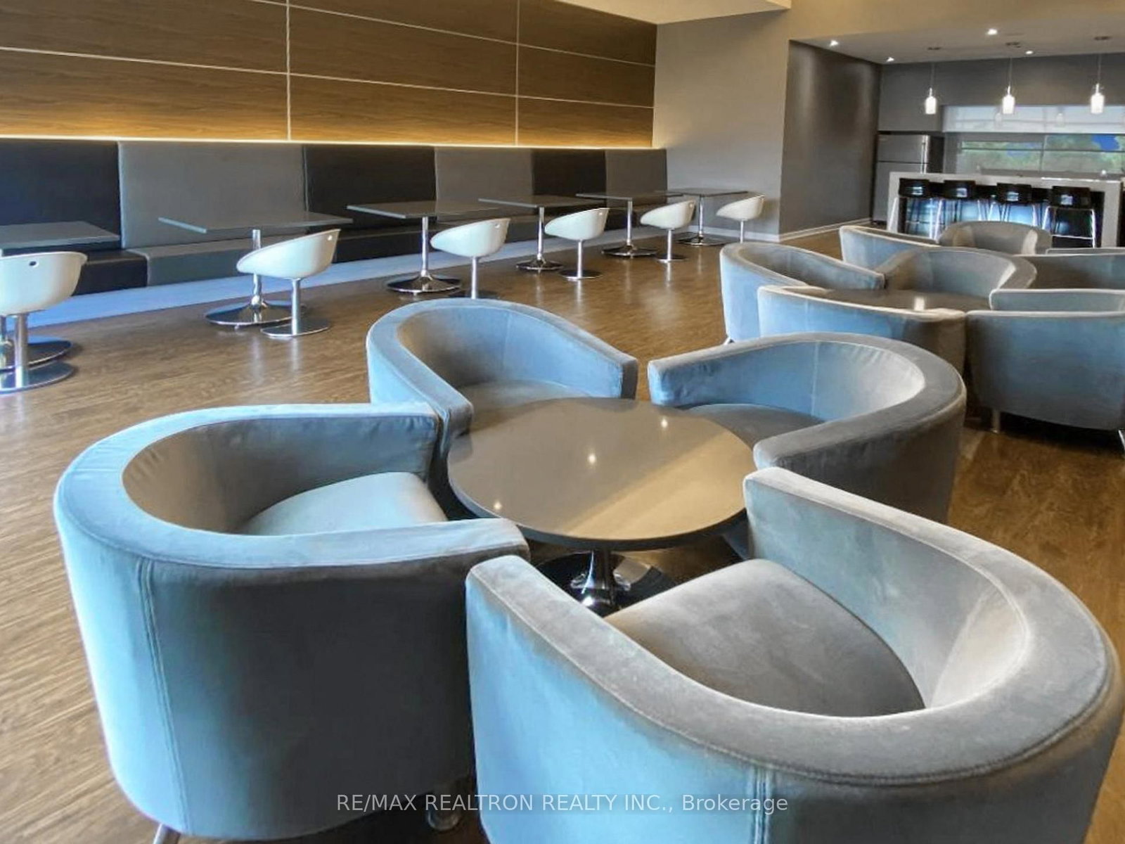 15 Singer Court, Unit Ph06 - Photo 38