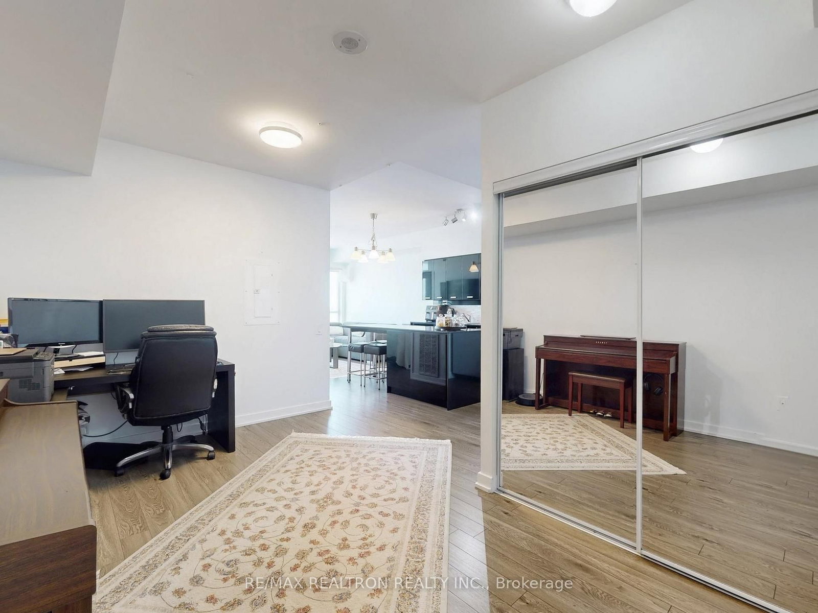 15 Singer Court, Unit Ph06 - Photo 7