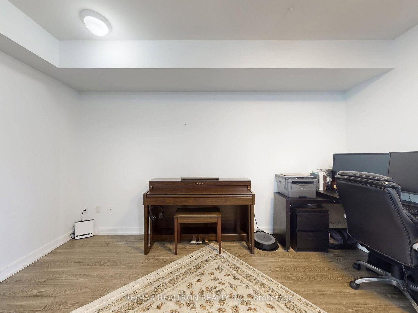 15 Singer Court, Unit Ph06 - Photo 9