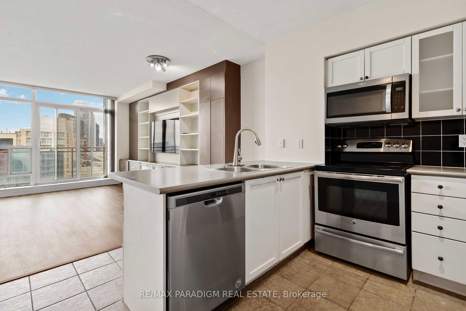410 Queens Quay W, Unit 1017 - Photo 11