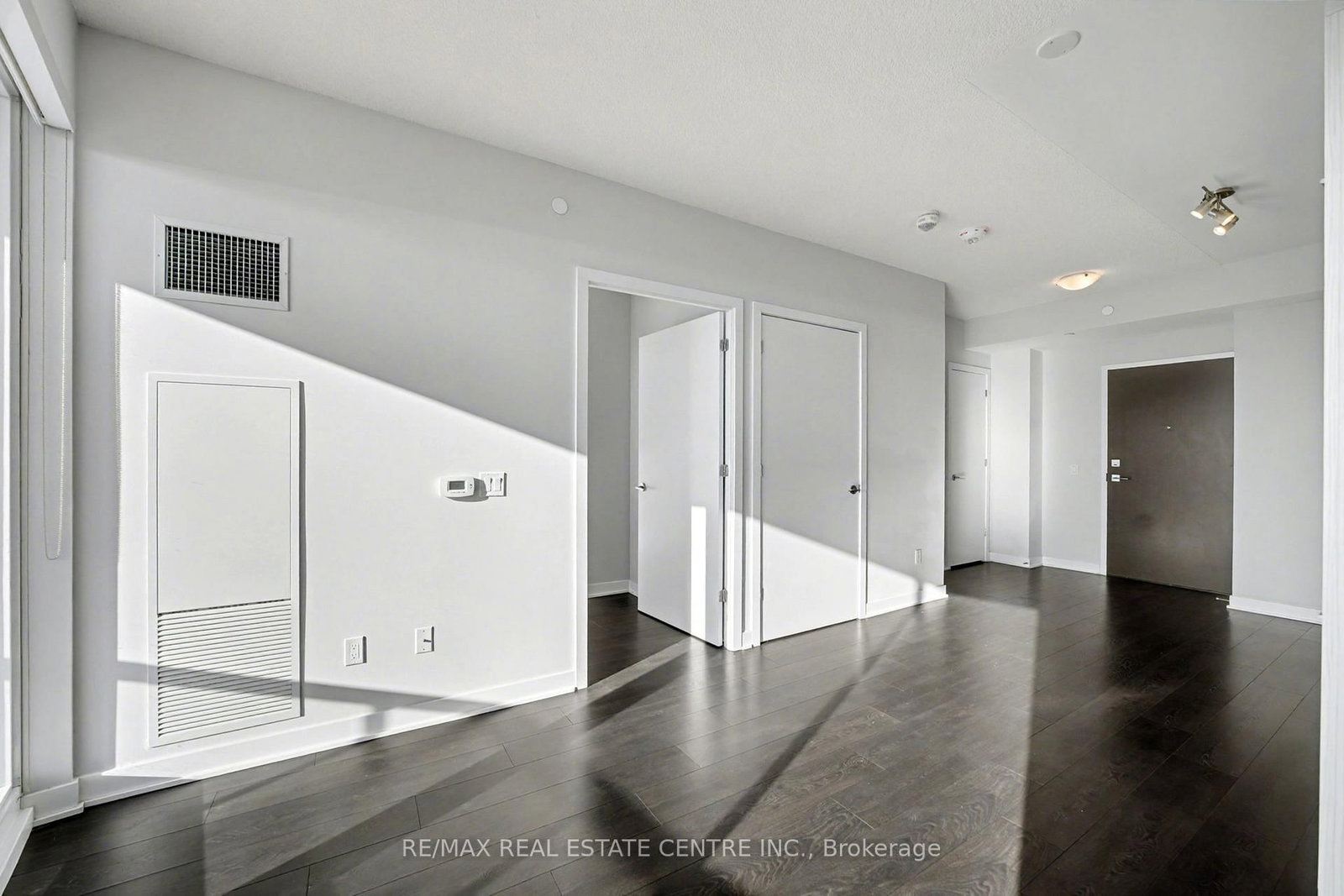 2221 Yonge Street, Unit 5404 - Photo 9