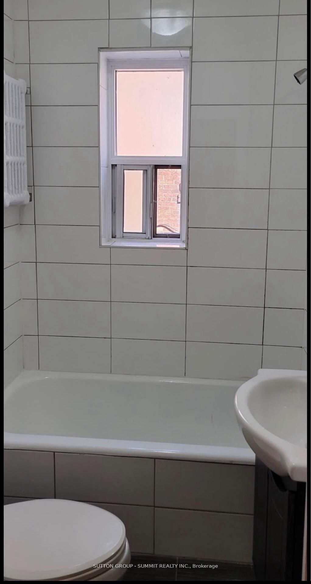 98 VAUGHAN Road, Unit 108 - Photo 6