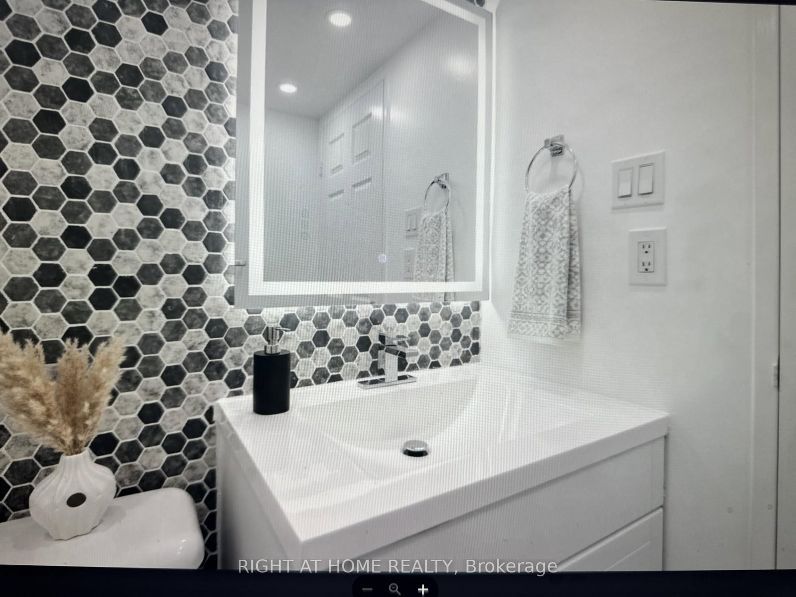 30 Church Street, Unit 905 - Photo 12