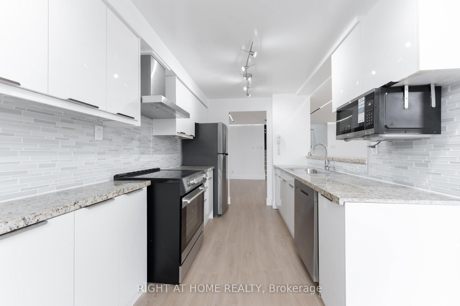 30 Church Street, Unit 905 - Photo 17