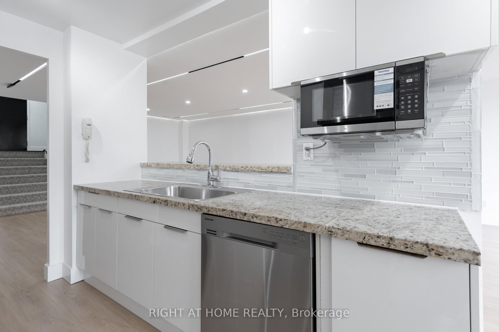 30 Church Street, Unit 905 - Photo 18