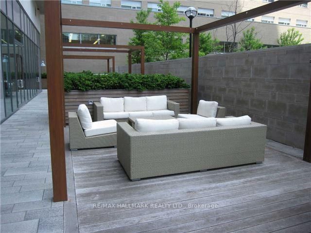 70 Roehampton Avenue, Unit 811 - Photo 16