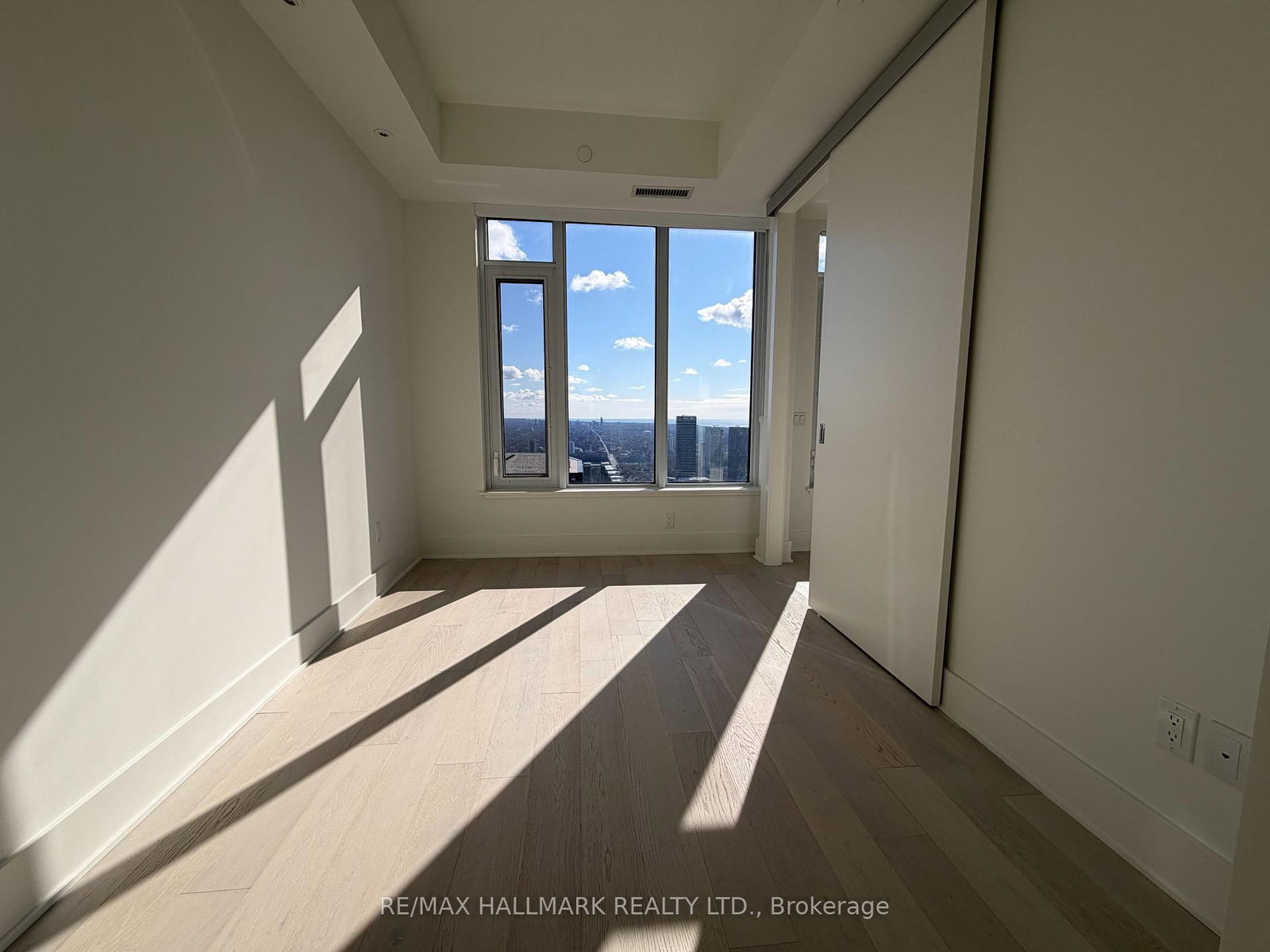 11 Yorkville Avenue, Unit 5707 - Photo 22