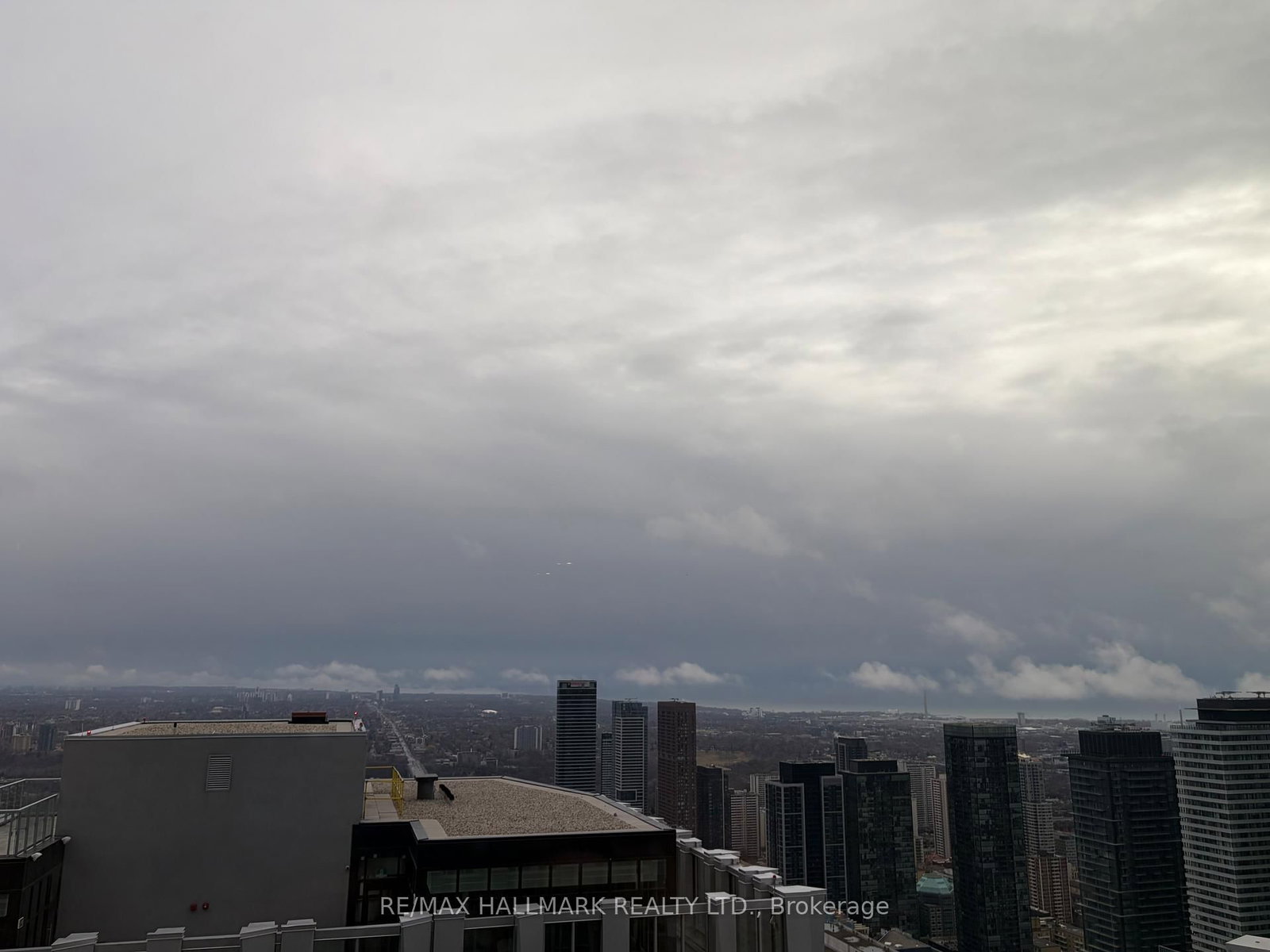 11 Yorkville Avenue, Unit 5707 - Photo 40