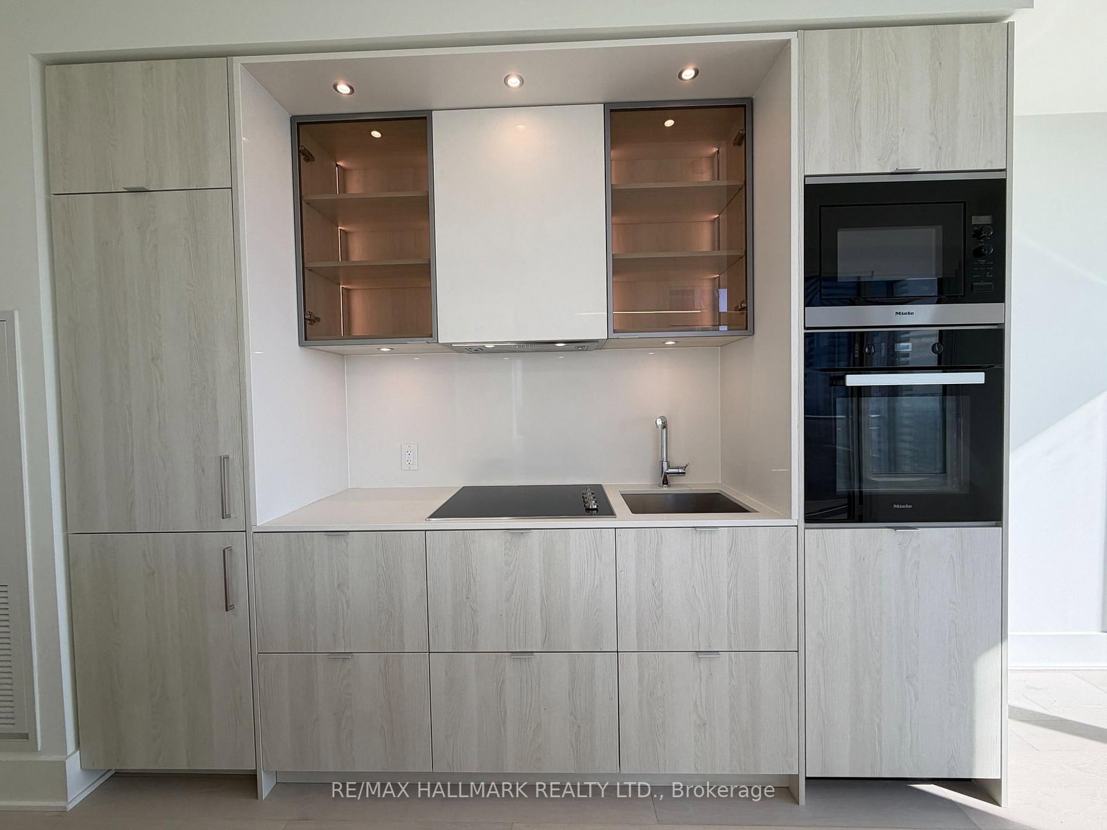 11 Yorkville Avenue, Unit 5707 - Photo 6