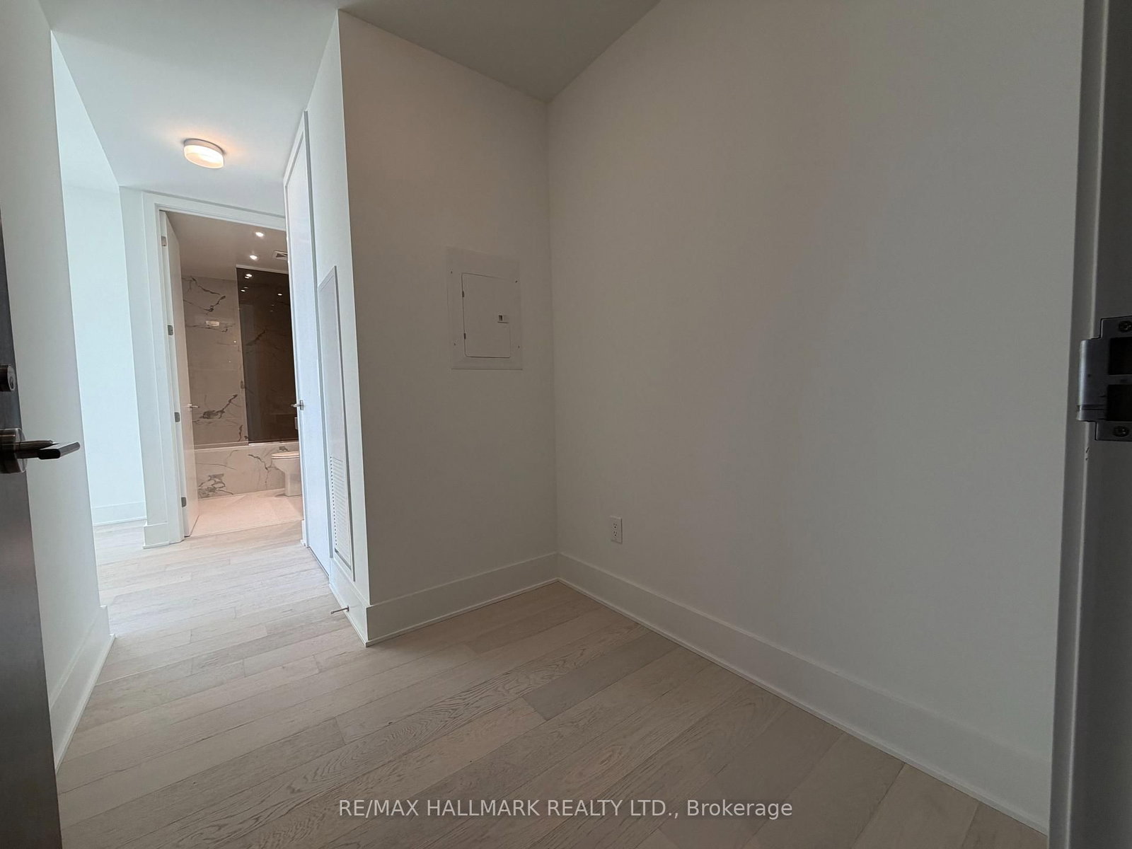 11 Yorkville Avenue, Unit 5707 - Photo 9