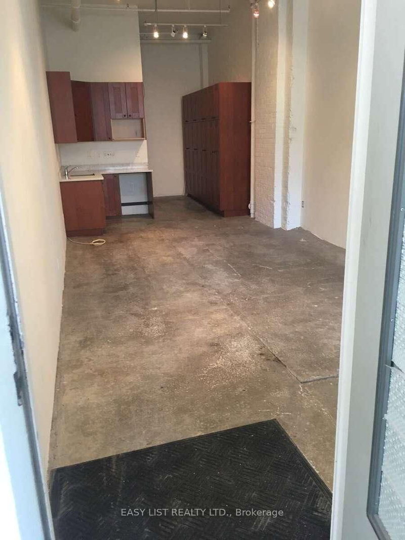 2 - 198 Walnut Ave, Toronto, M6J 2N6 | Image 3