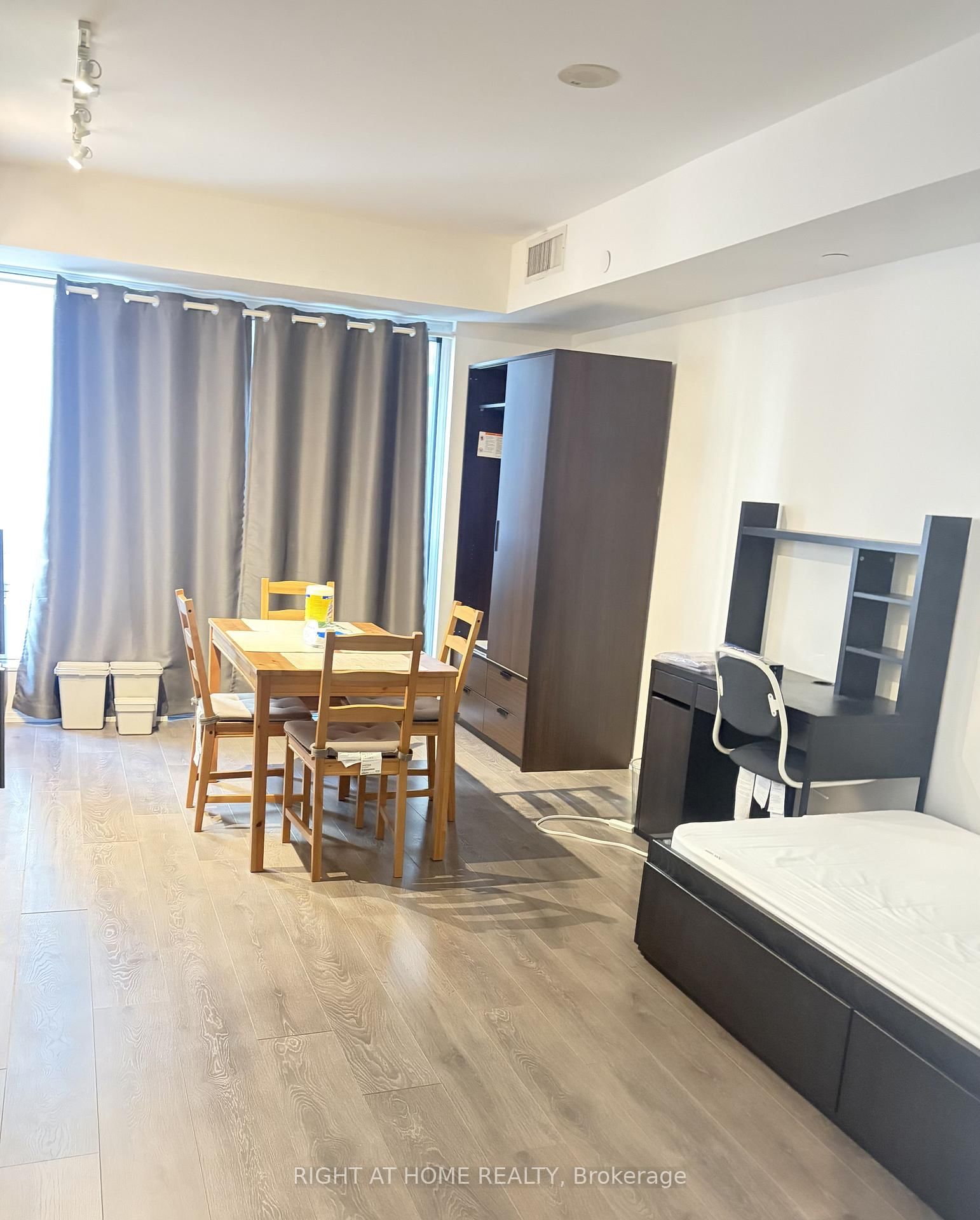 68 Shuter Street, Unit 1011 - Photo 3