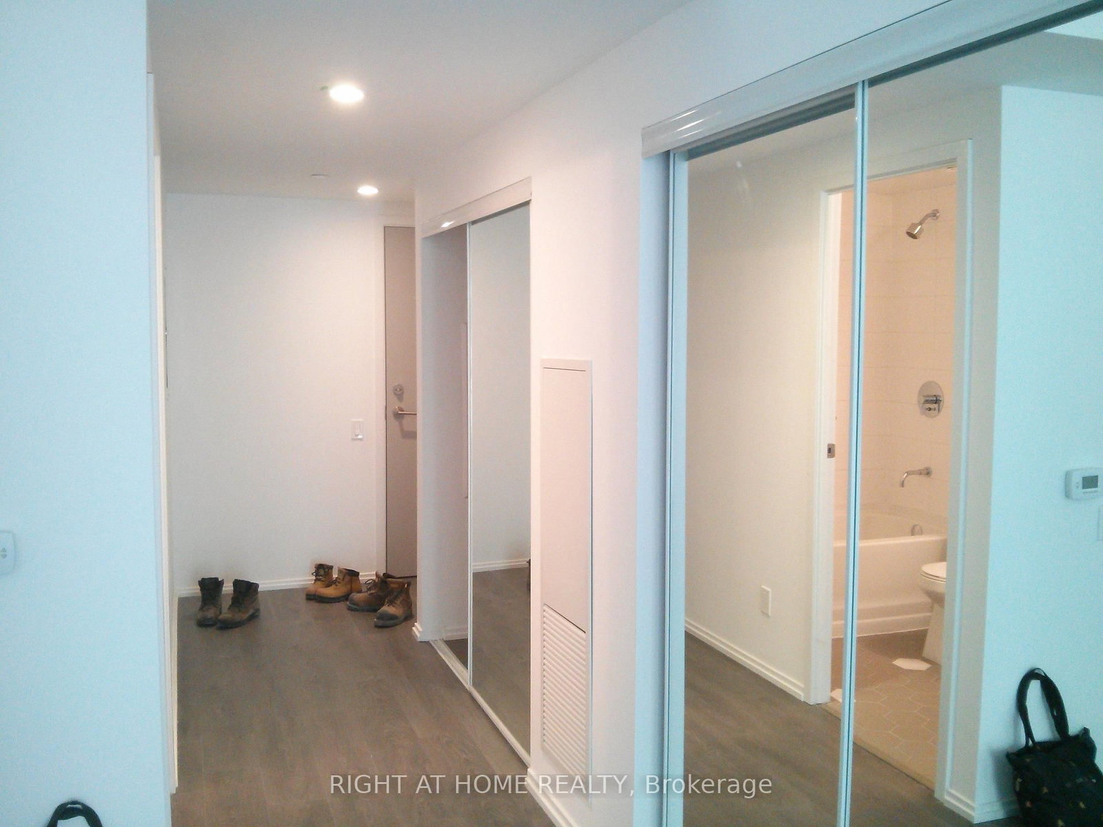 68 Shuter Street, Unit 1011 - Photo 5