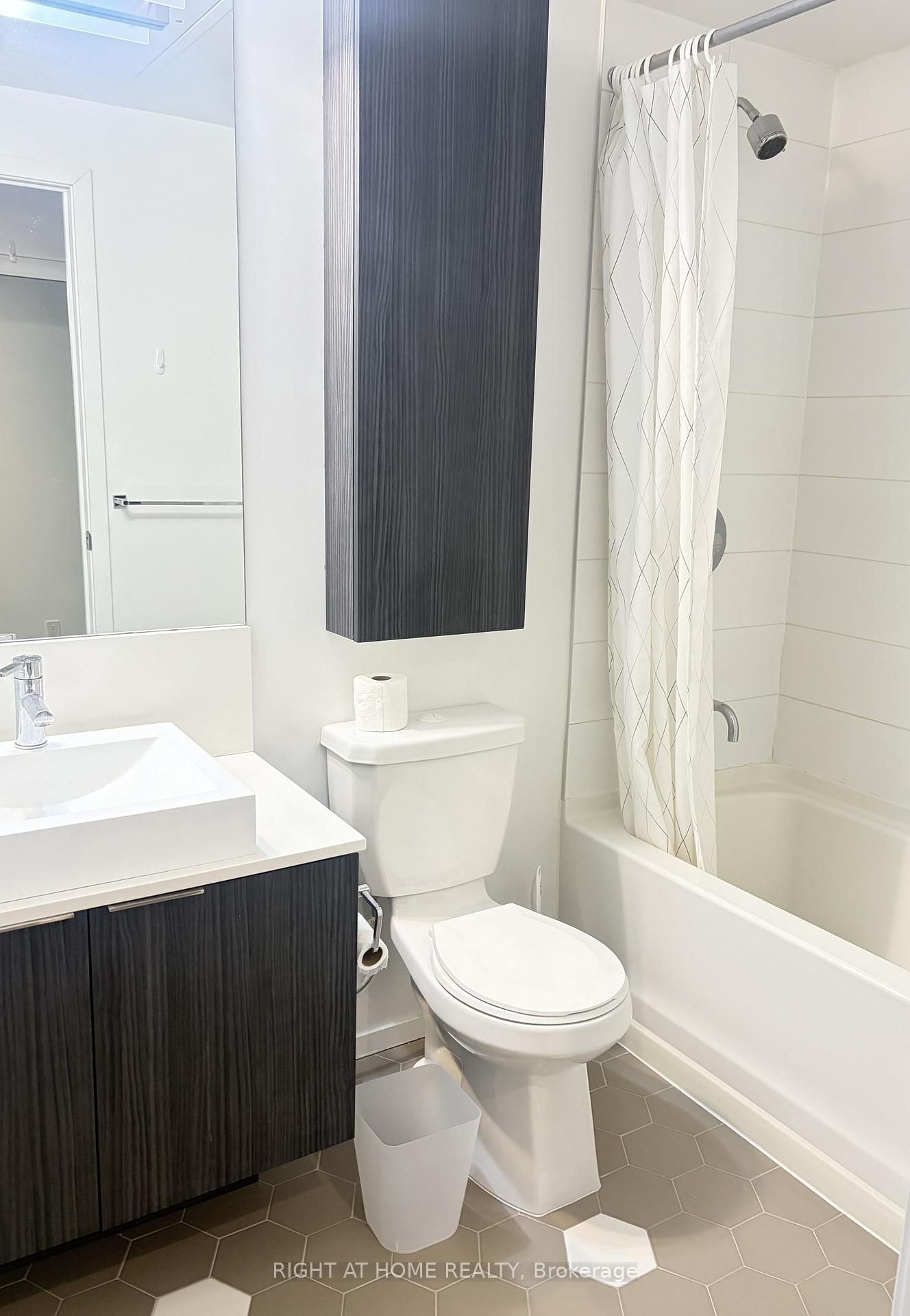 68 Shuter Street, Unit 1011 - Photo 6