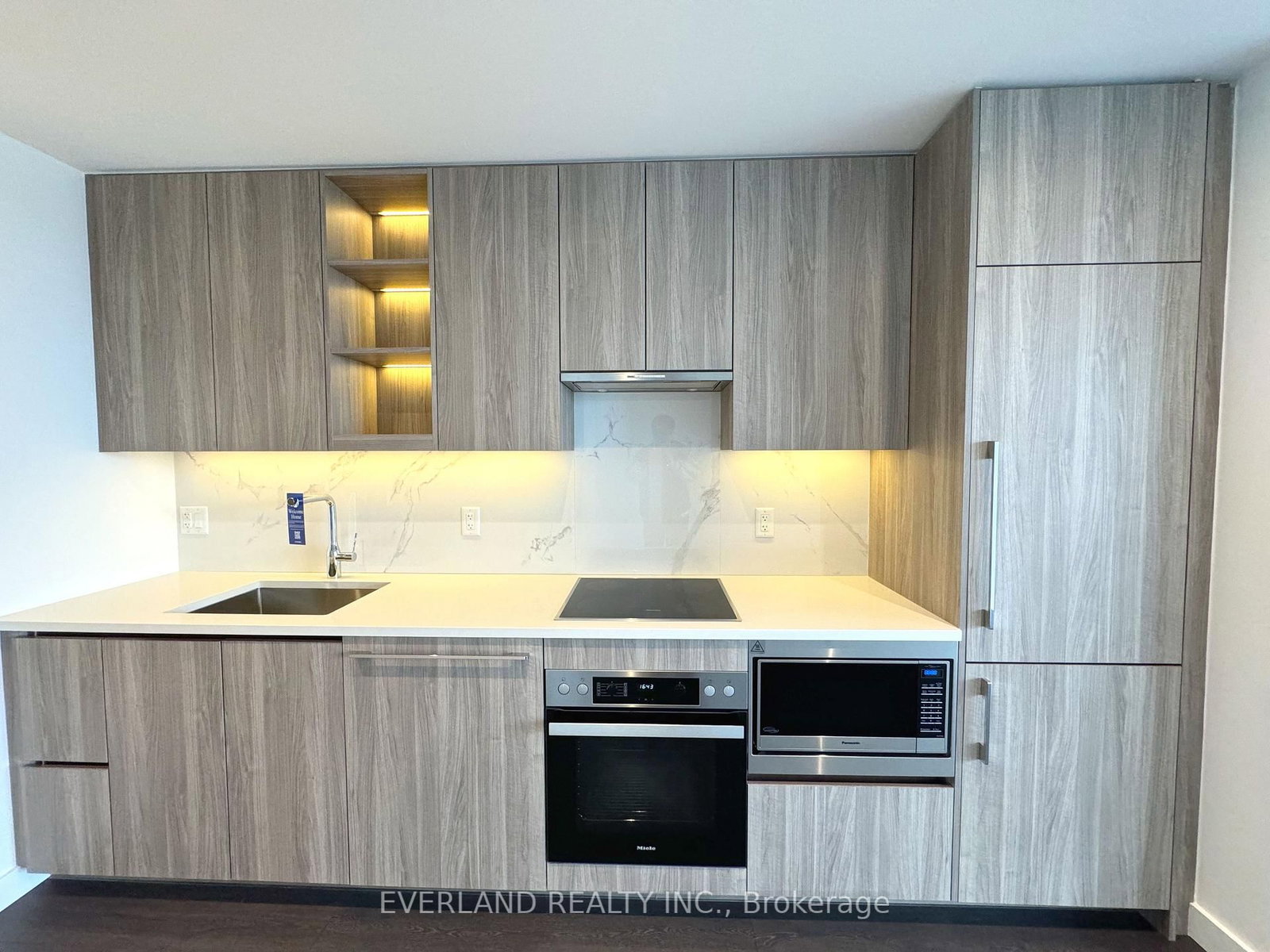 25 Mcmahon Drive, Unit 710 - Photo 2