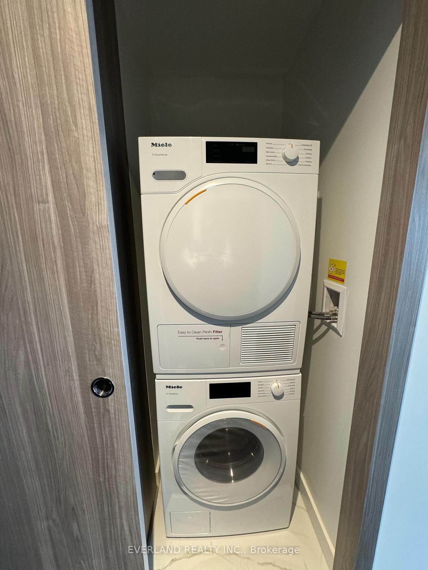 25 Mcmahon Drive, Unit 710 - Photo 7