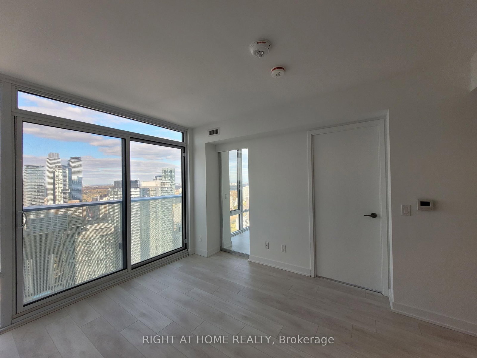 501 Yonge Street, Unit 3705 - Photo 18