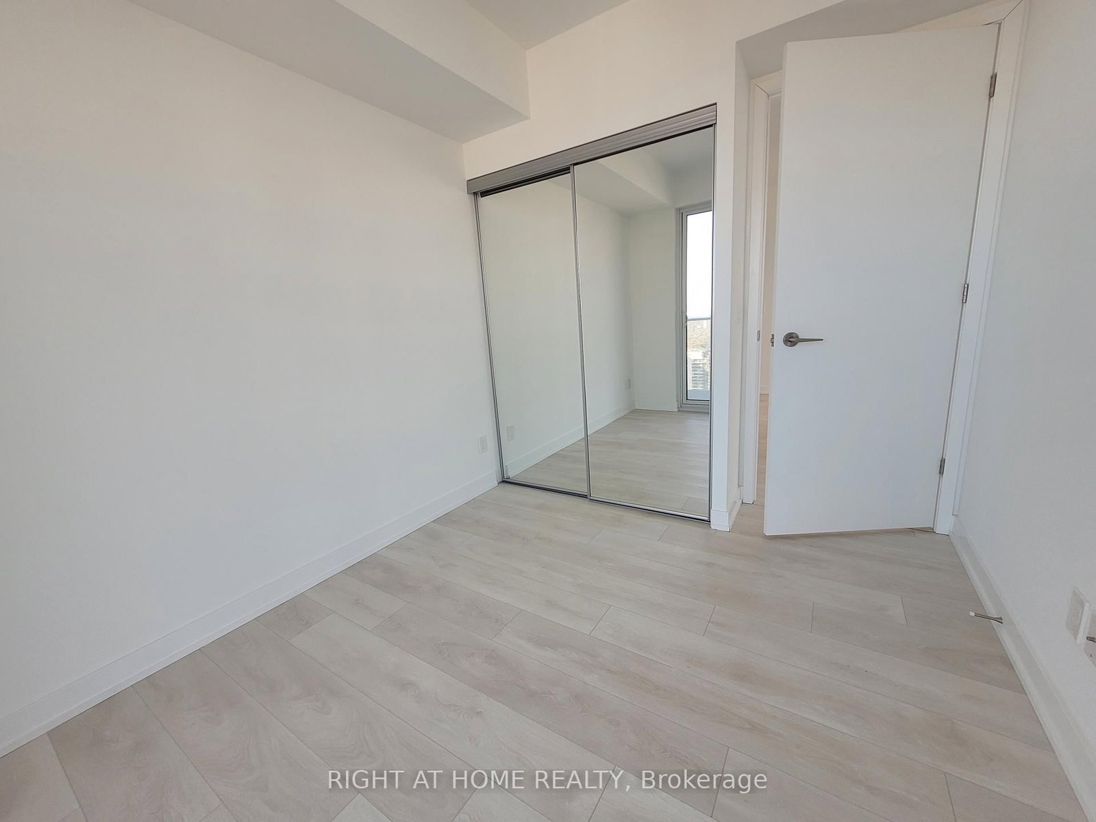 501 Yonge Street, Unit 3705 - Photo 24