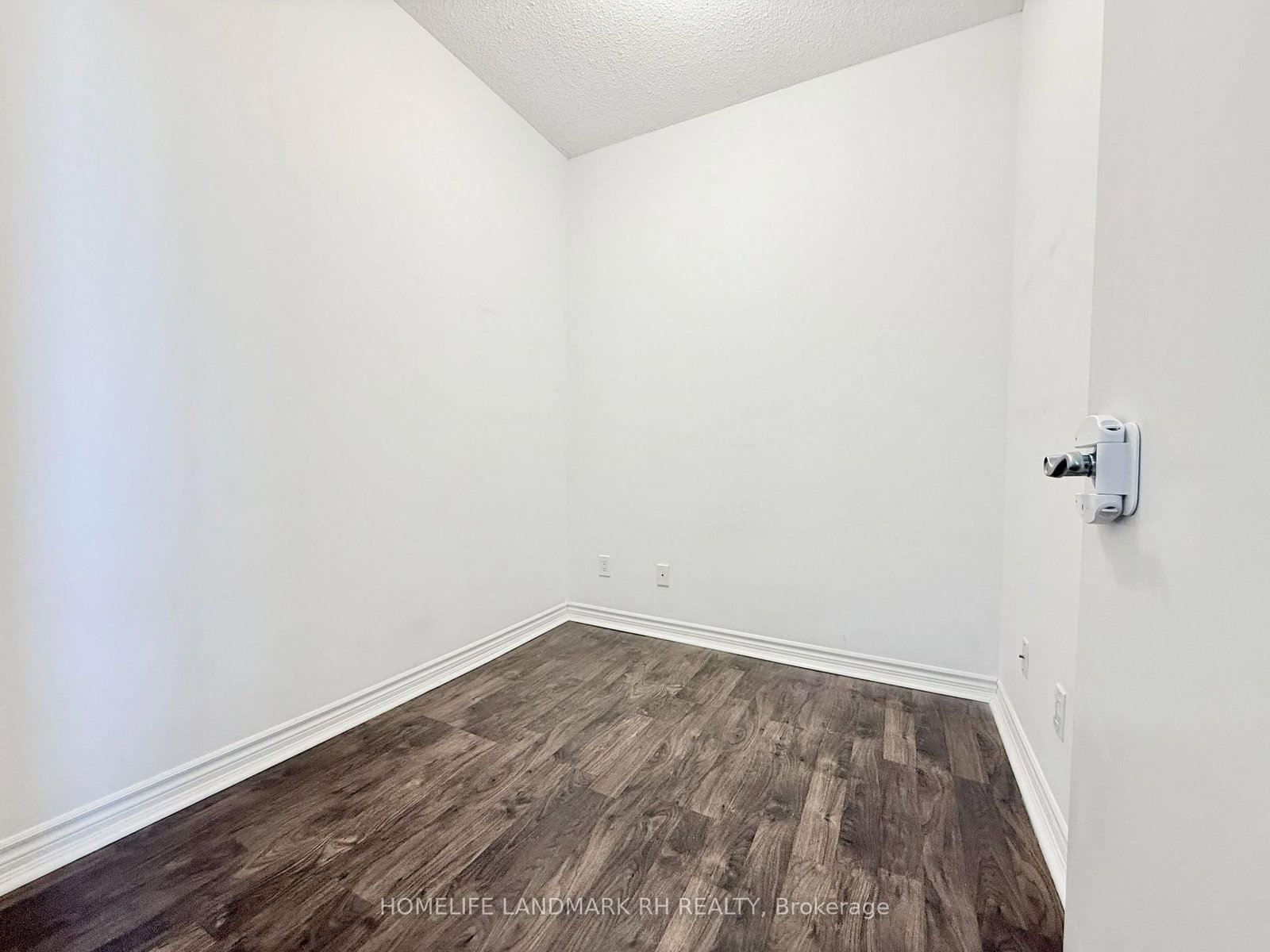 60 Byng Avenue, Unit 908 - Photo 12