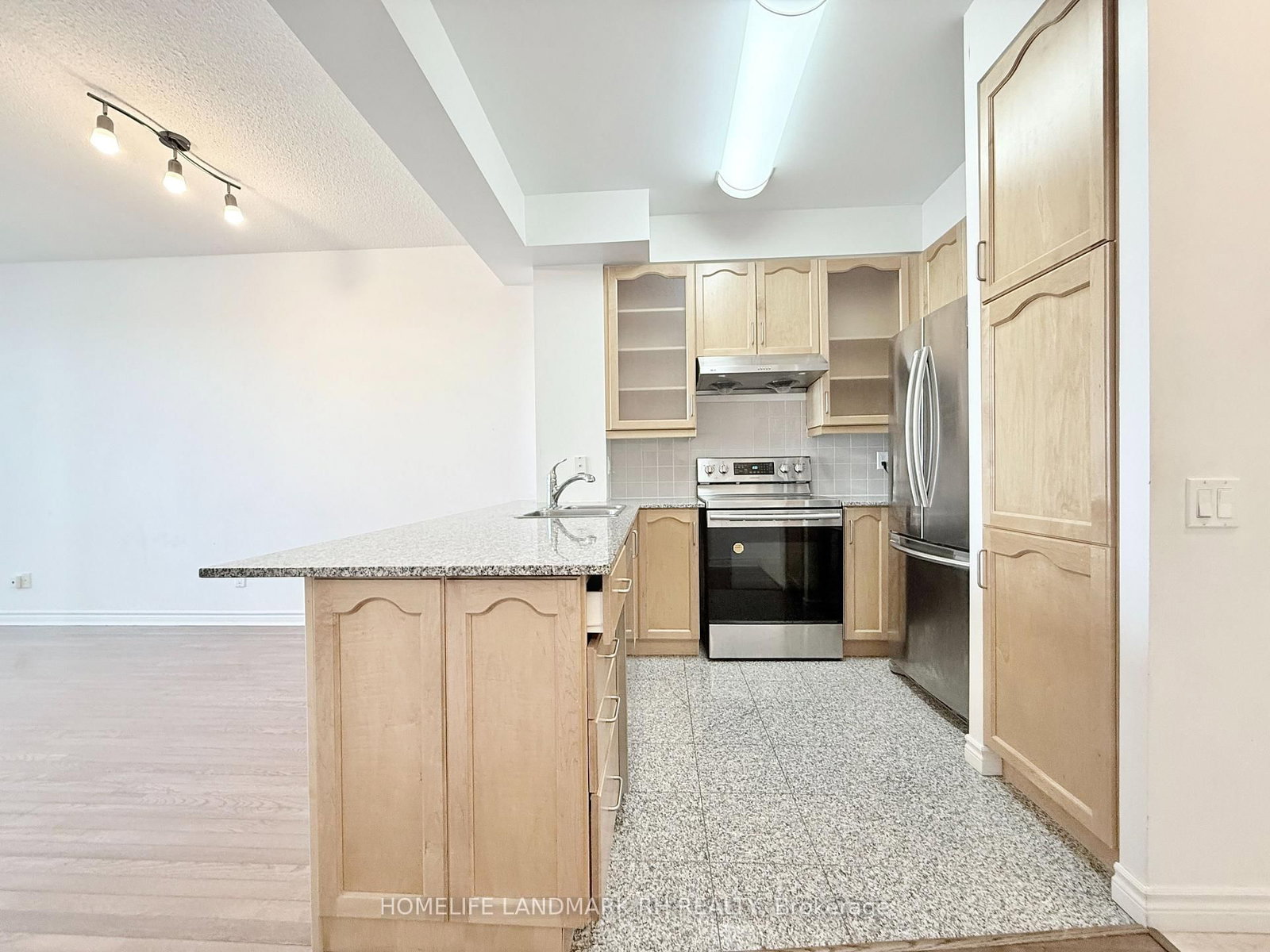 60 Byng Avenue, Unit 908 - Photo 7