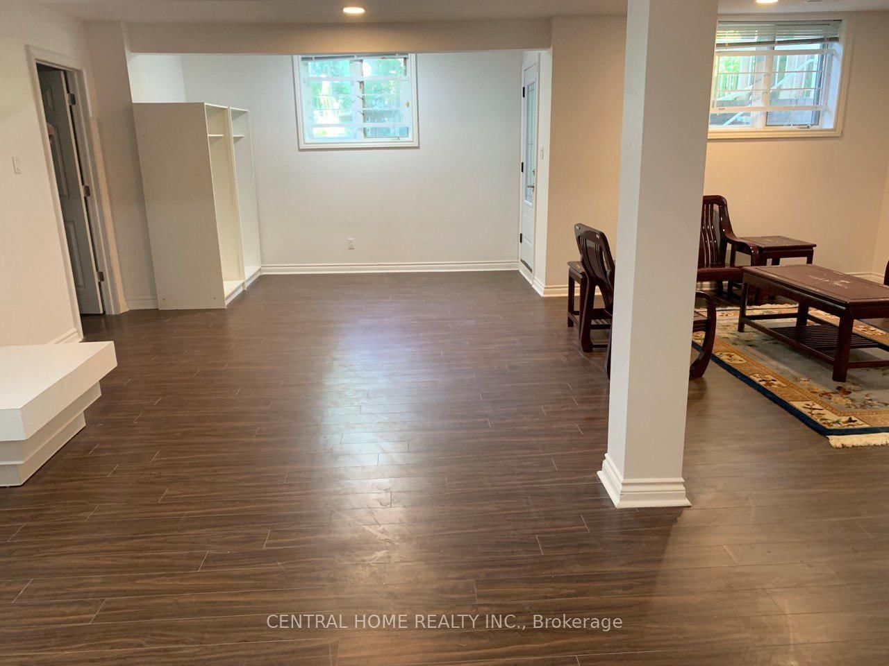 342 Parkview Avenue E - Photo 3