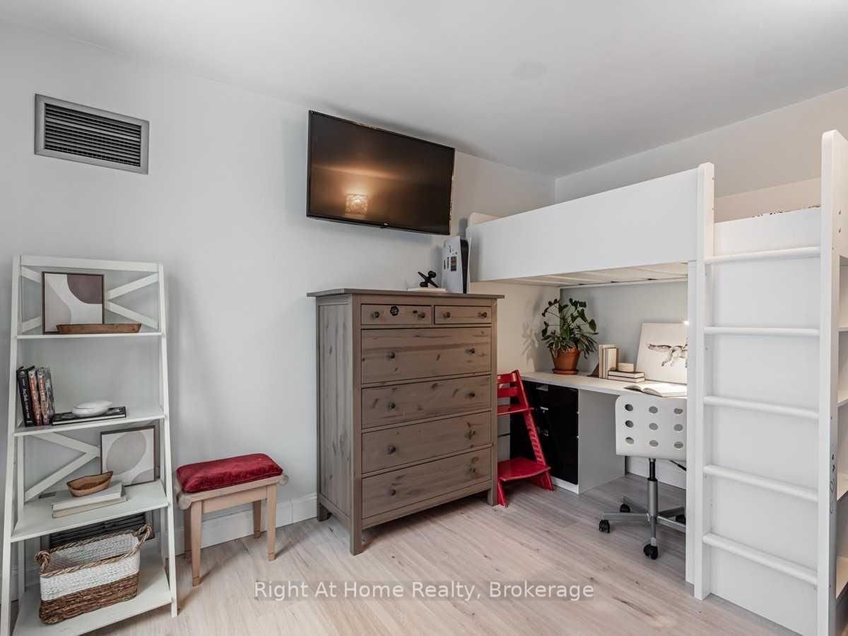 24 Wellesley Street W, Unit 513 - Photo 24