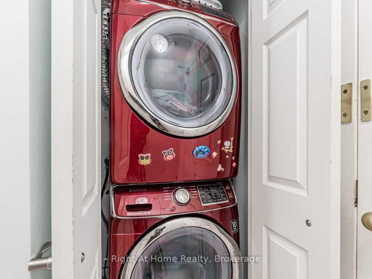 24 Wellesley Street W, Unit 513 - Photo 31