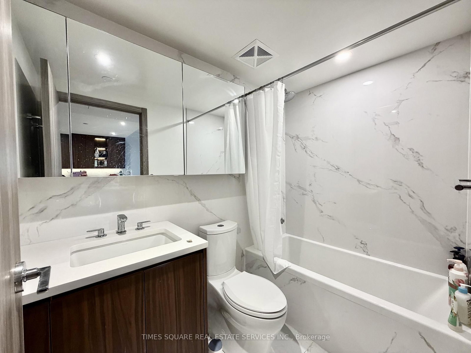 27 McMahon Drive, Unit 2203 - Photo 11
