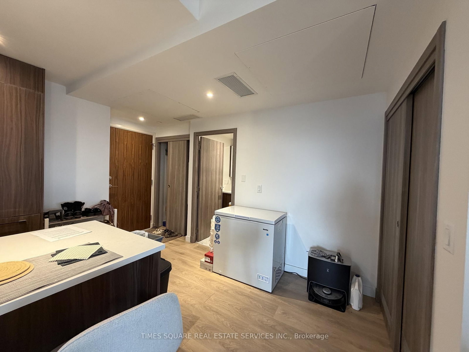 27 McMahon Drive, Unit 2203 - Photo 3