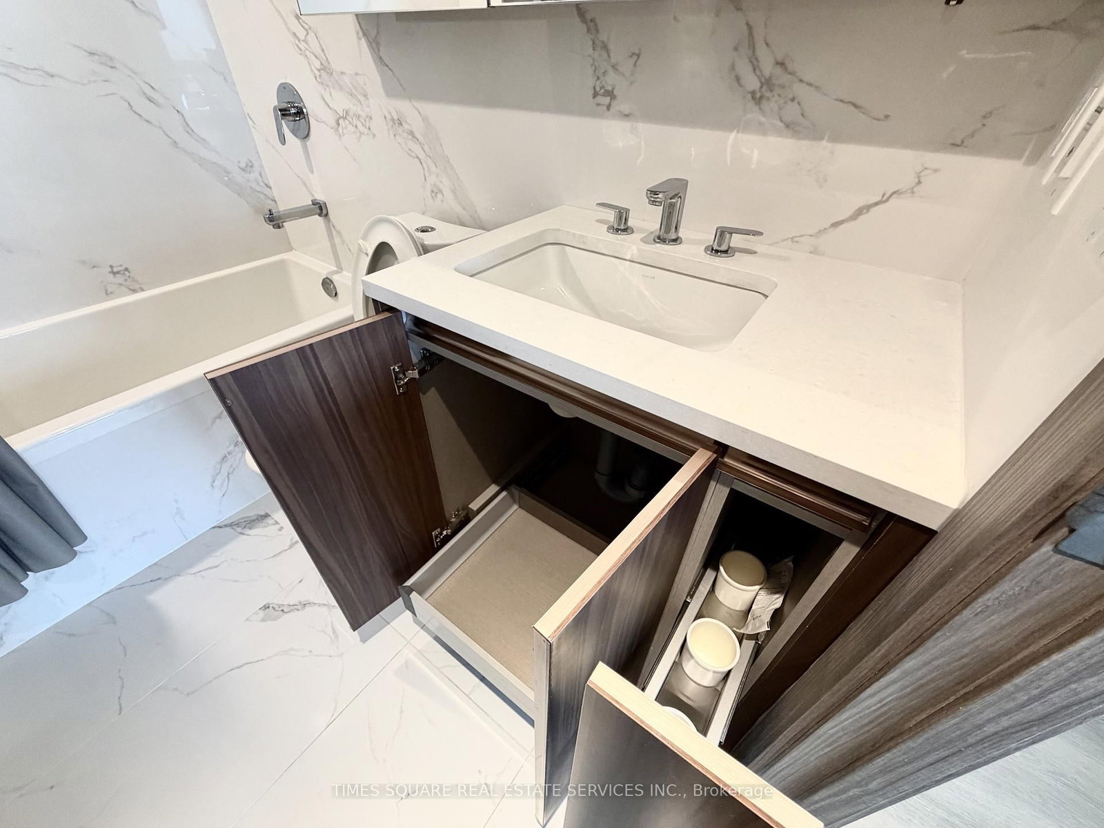 27 McMahon Drive, Unit 2203 - Photo 8