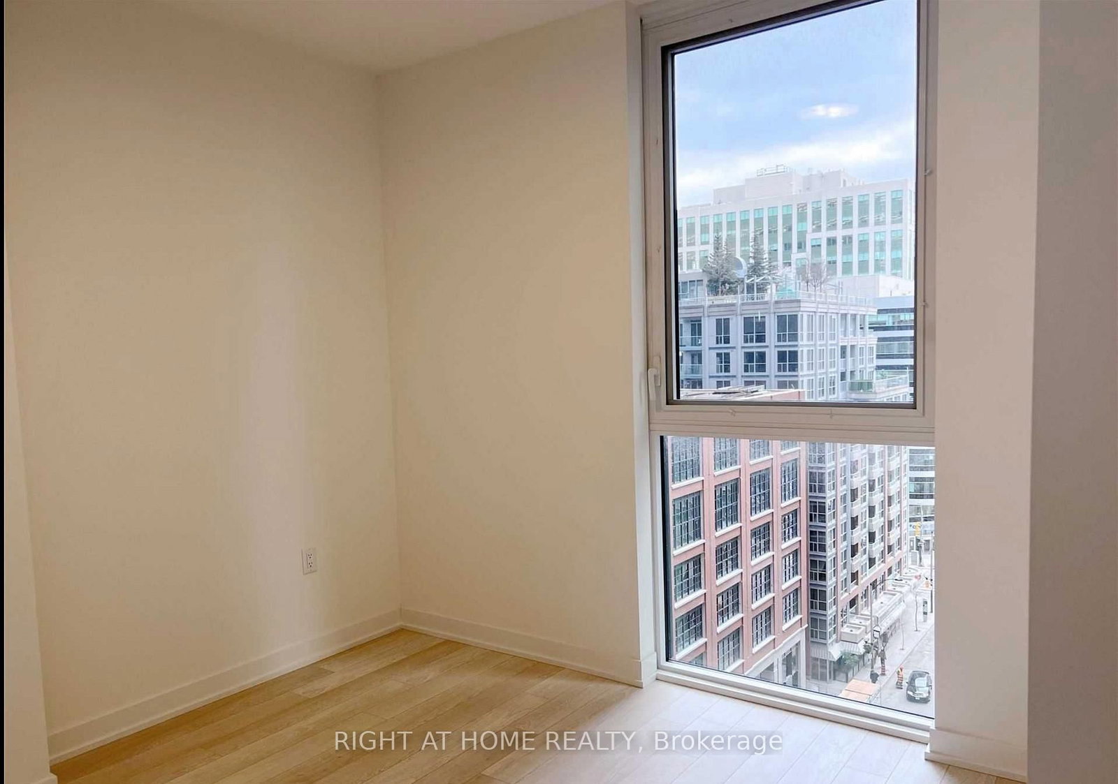 357 King Street W, Unit 708 - Photo 10