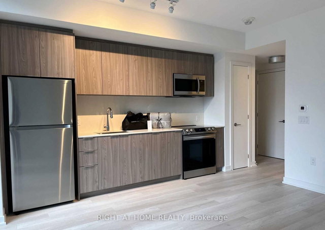 708 - 357 King Street W