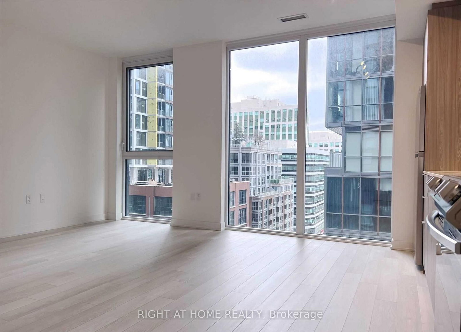 357 King Street W, Unit 708 - Photo 3