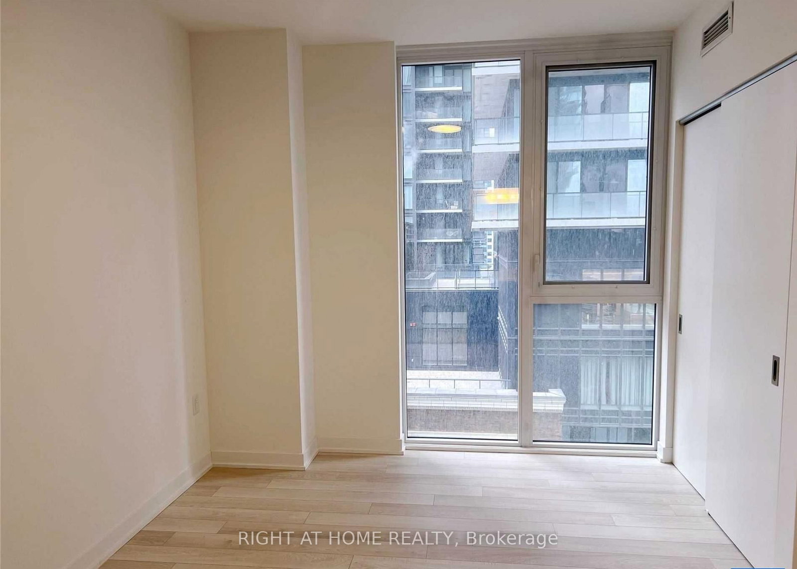 357 King Street W, Unit 708 - Photo 6