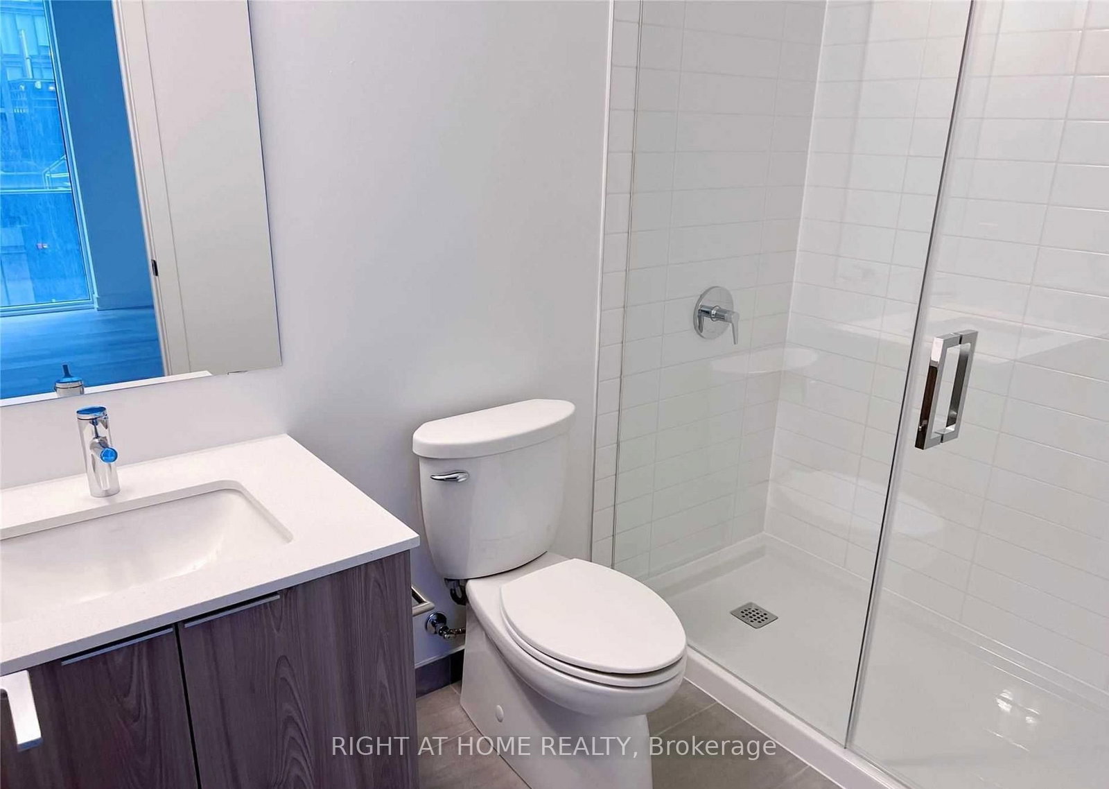 357 King Street W, Unit 708 - Photo 8