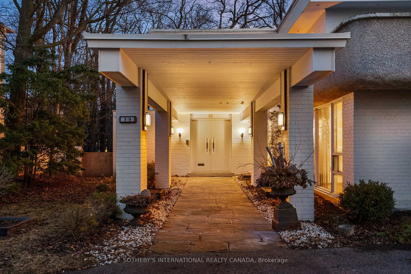 39 Burton Rd, Toronto, M5P 1V1 | Image 3