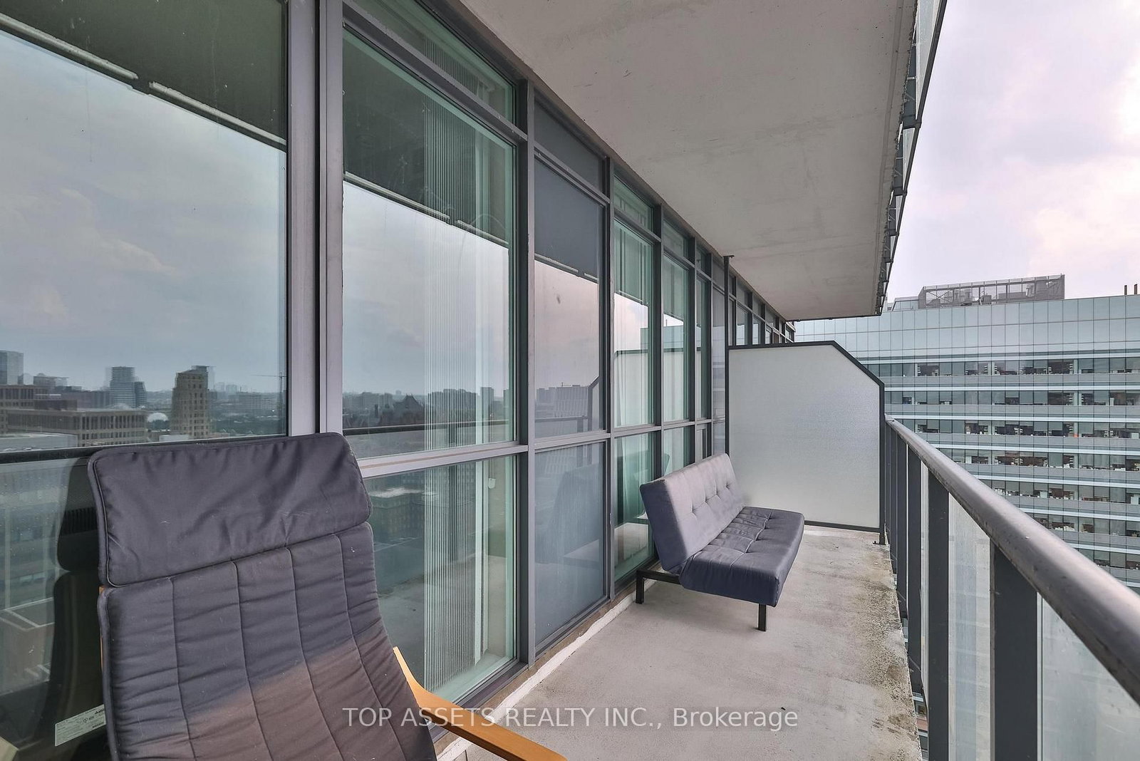 770 Bay Street, Unit 2112 - Photo 21