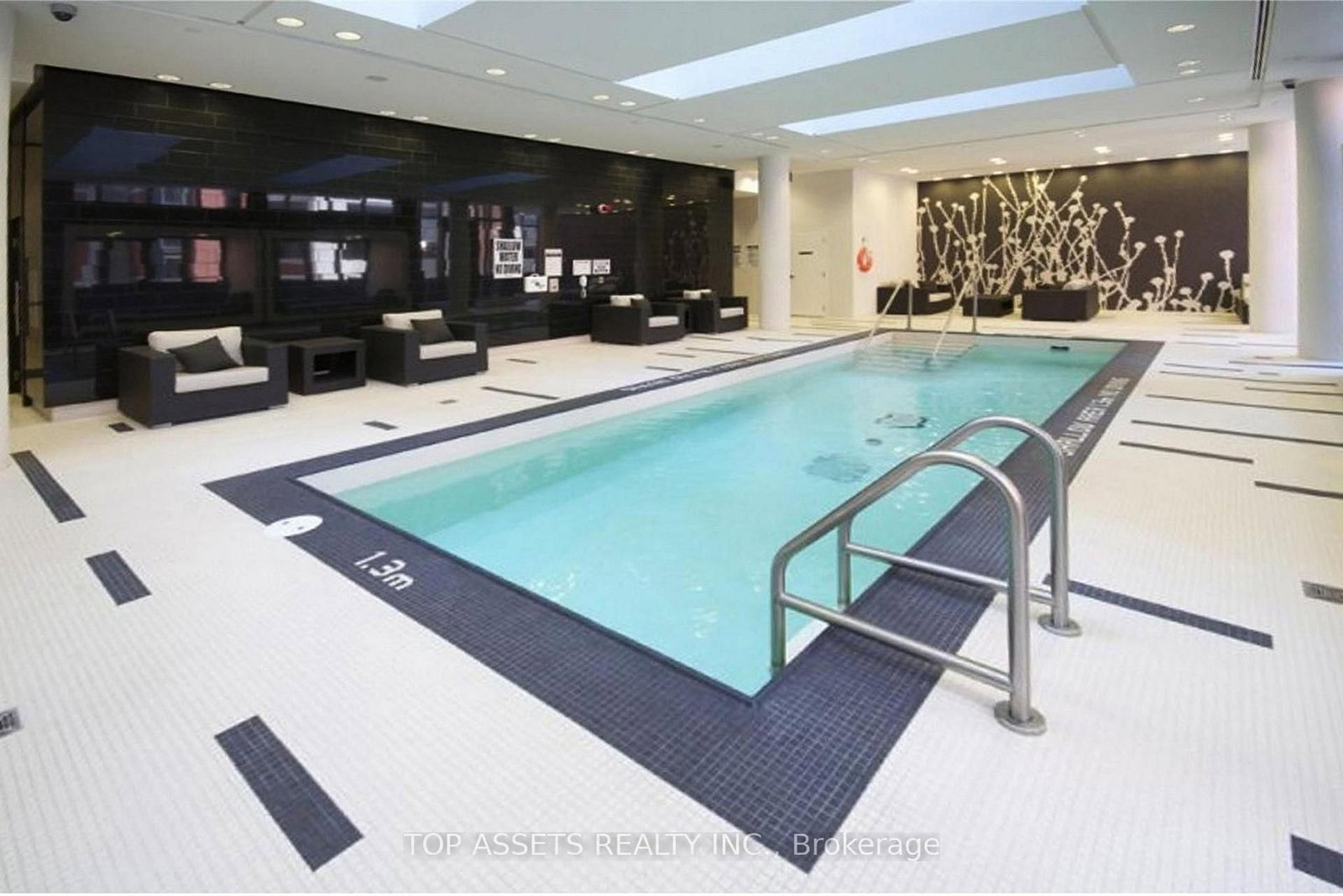 770 Bay Street, Unit 2112 - Photo 23