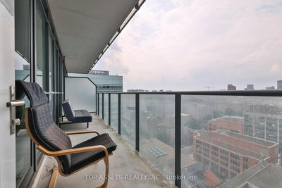 2112-770 Bay Street, Toronto, Ontario image-0-4