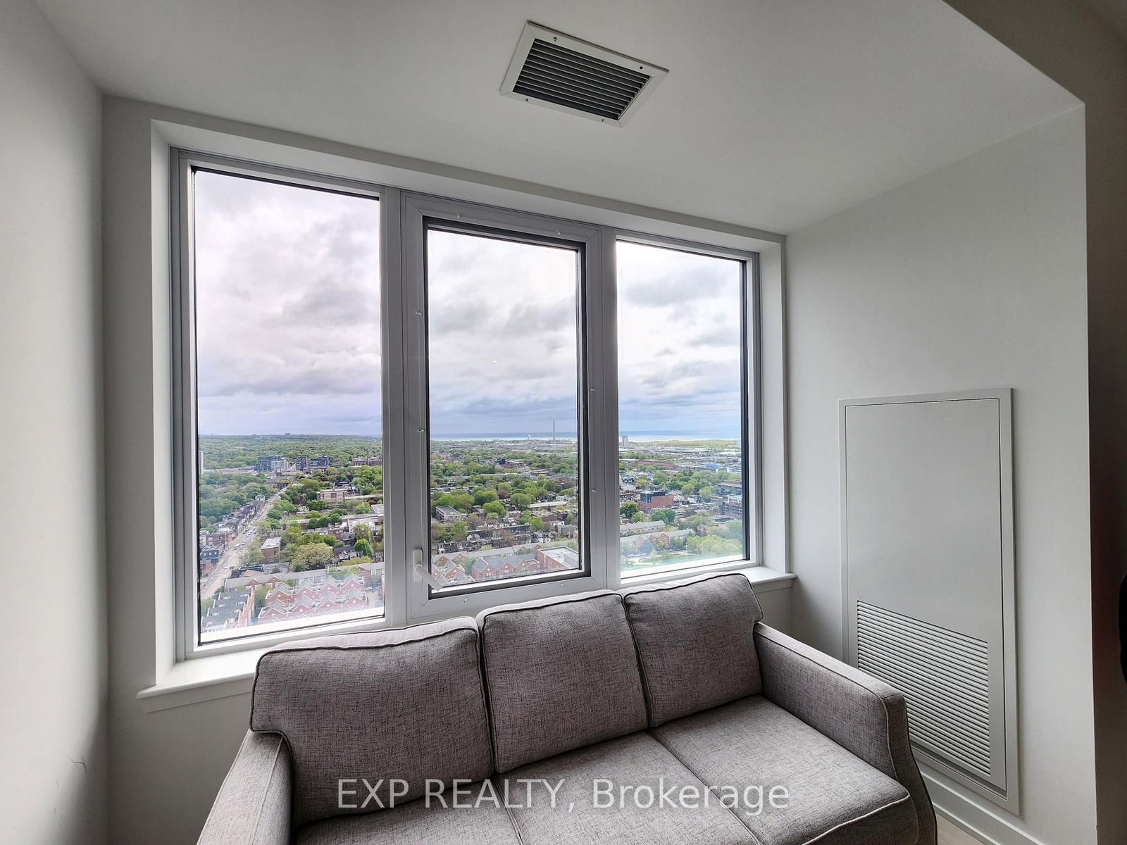 5 Defries Street, Unit 3012 - Photo 4