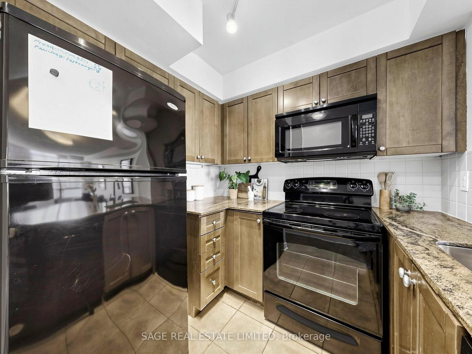 225 Wellesley Street E, Unit 811 - Photo 11