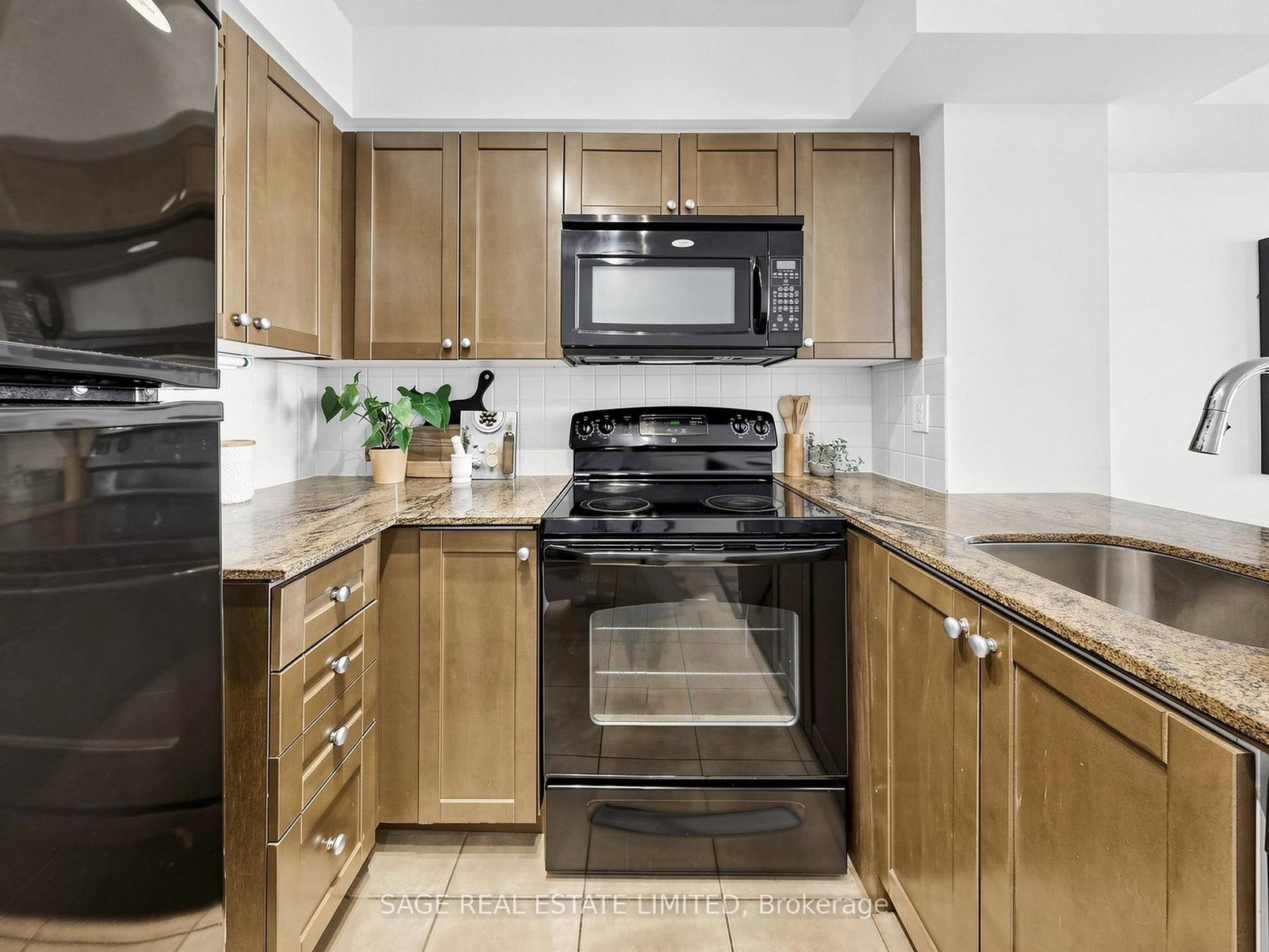 225 Wellesley Street E, Unit 811 - Photo 12