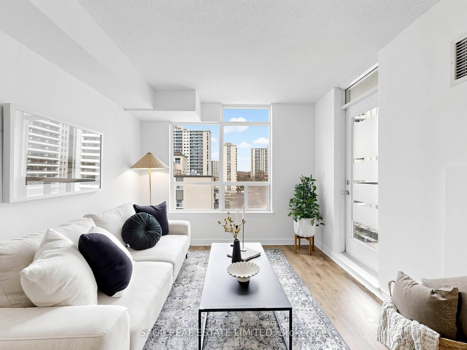 225 Wellesley Street E, Unit 811 - Photo 2