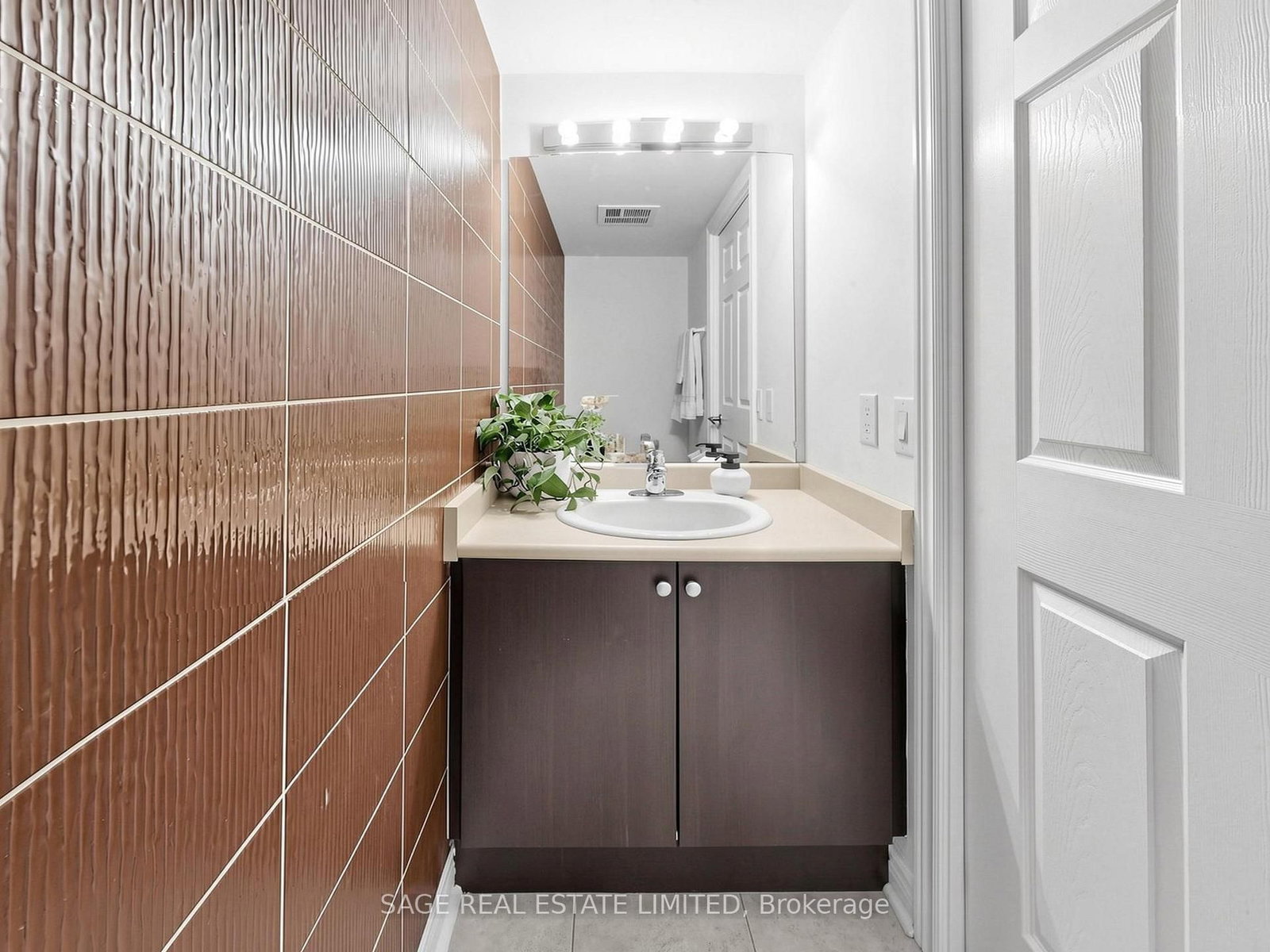 225 Wellesley Street E, Unit 811 - Photo 22