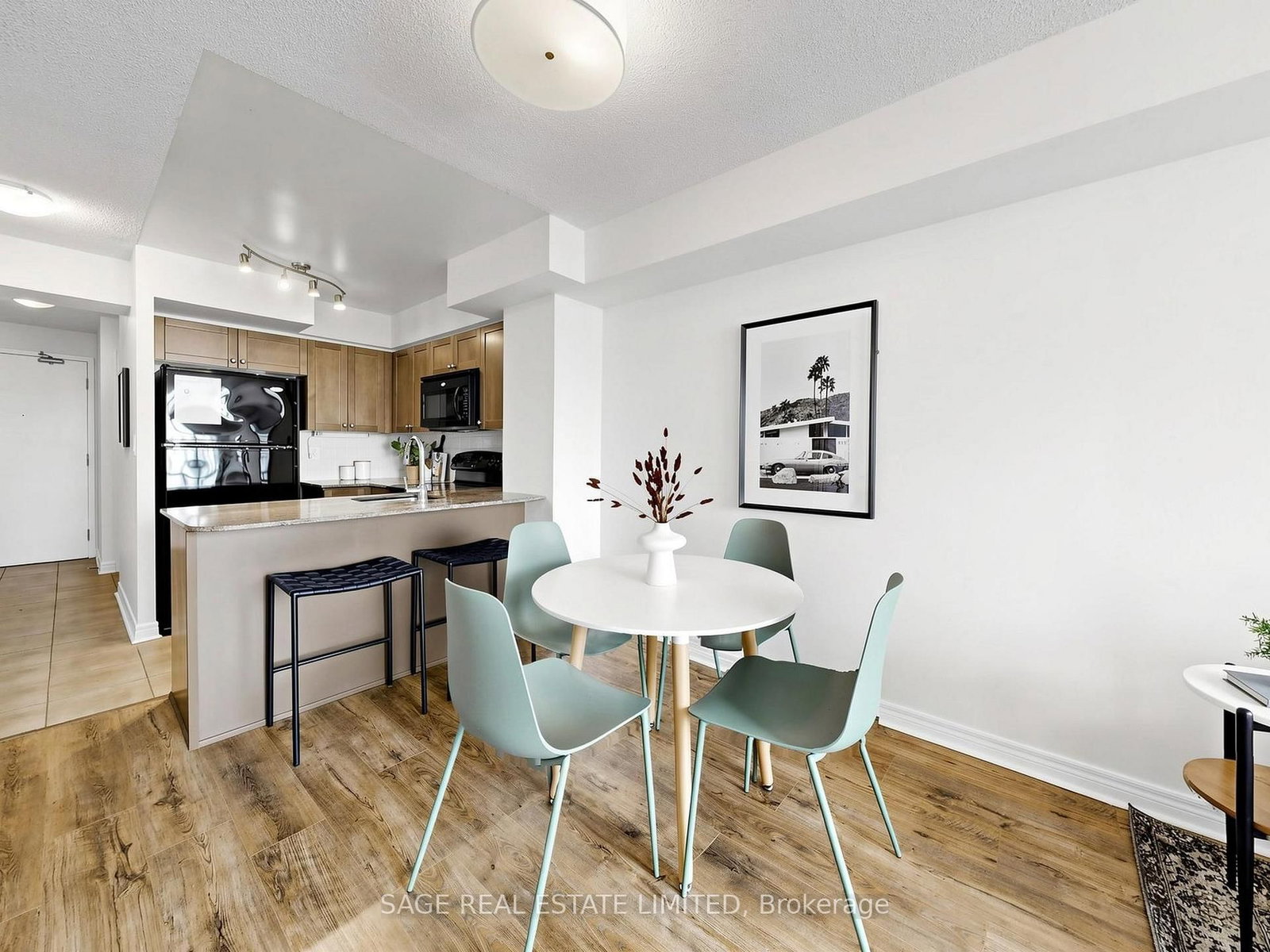 225 Wellesley Street E, Unit 811 - Photo 8