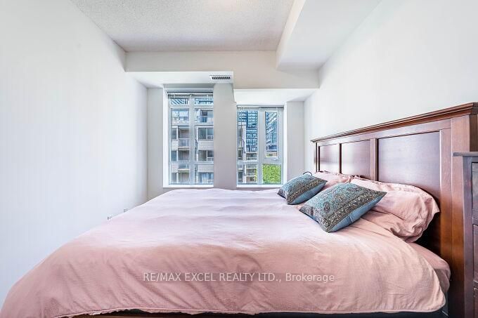 900 Mount Pleasant Road, Unit 426 - Photo 14