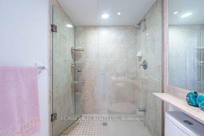 900 Mount Pleasant Road, Unit 426 - Photo 18