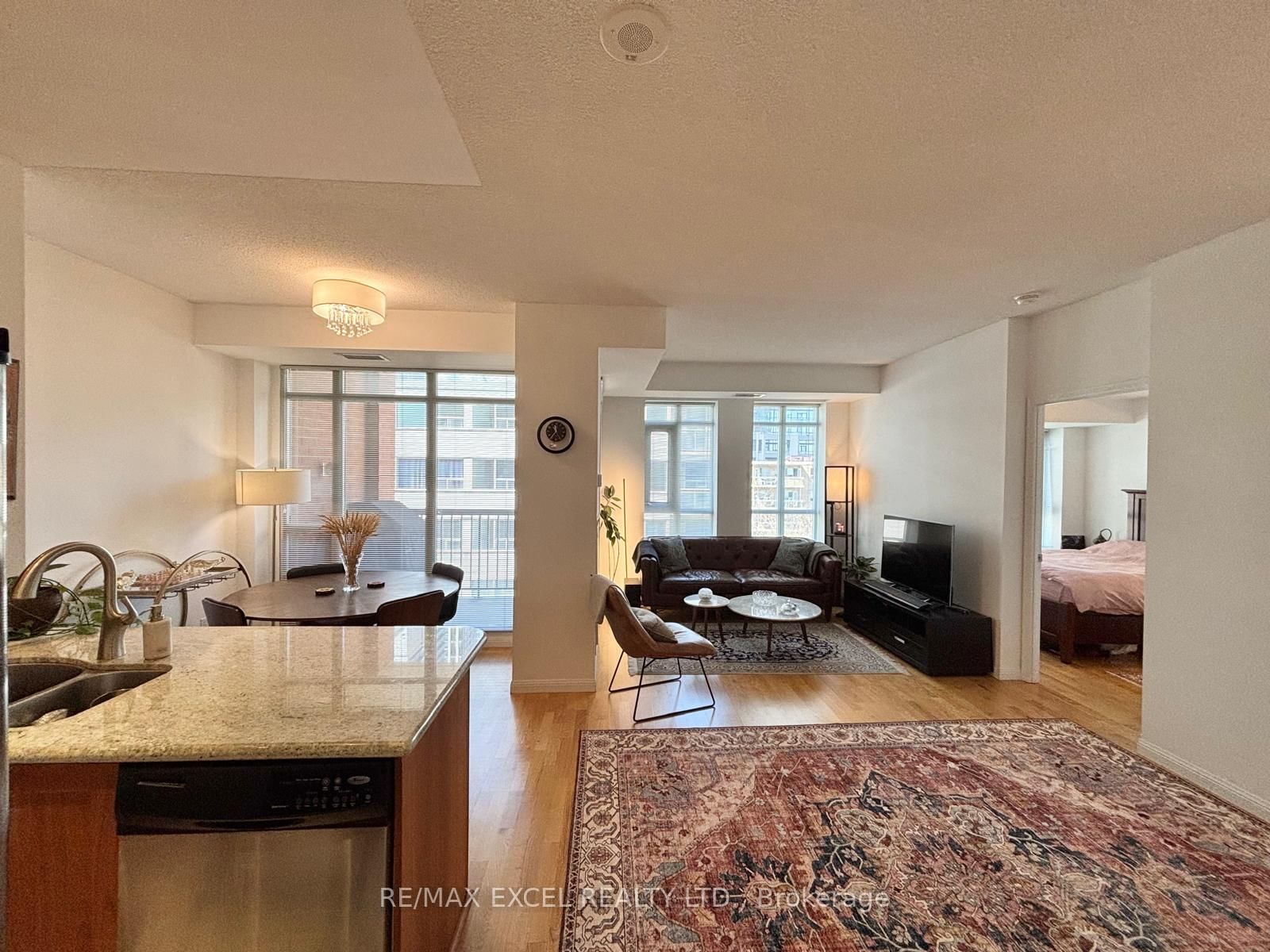 900 Mount Pleasant Road, Unit 426 - Photo 3